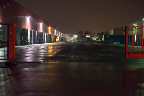 Les 700.000 ouvriers invisibles des usines à colis françaises