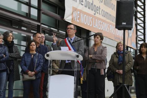 Le maire PCF de Tarnos au tribunal pour une banderole anti-austérité