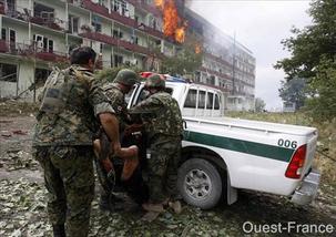 Supplétifs de l`OTAN contre forces mandatées de l`ONU