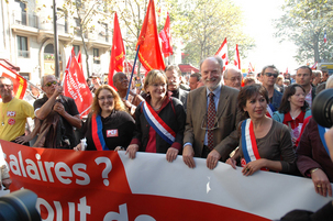 10.000 communistes manifestent pour les salaires 10.000 communistes manifestent pour les salaires