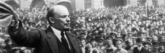 Le lendemain de la Révolution d'octobre 1917, les soviets proclamaient la Paix et le partage des terres
