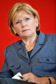 Eurogroupe: 'on soigne la fièvre' mais 'pas l'origine du mal', selon Marie-George Buffet Buffet