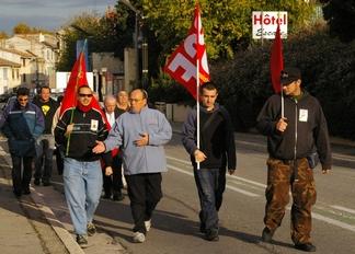 Les communistes manifestent à Istres