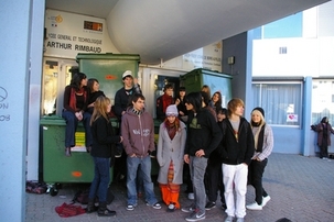 Contre la loi Darcos et le sabordage de l'Education Nationale Contre la loi Darcos et le sabordage de l'Education Nationale