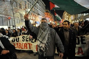 21.000 manifestants à Paris en soutien aux Palestiniens de la Bande de Gaza 21.000 manifestants à Paris en soutien aux Palestiniens de la Bande de Gaza