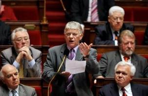 Les députés PCF voteront la motion de censure du PS Les députés PCF voteront la motion de censure du PS