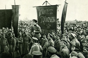 Chronique de la Révolution d'Octobre 1917 : Le 1er Congrès panrusse des Soviets des députés ouvriers et des délégués des soldats Chronique de la Révolution d'Octobre 1917 : Le 1er Congrès panrusse des Soviets des députés ouvriers et des délégués des soldats