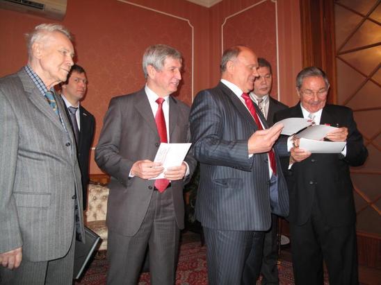 Raul Castro rencontre Guennadi Ziouganov