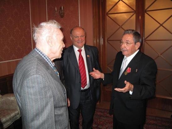 Raul Castro rencontre Guennadi Ziouganov