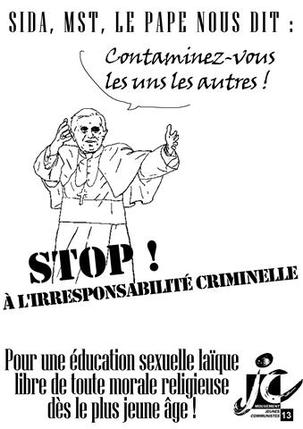 Heurts entre militants communistes et catholiques à la sortie de Notre-Dame de Paris Heurts entre militants communistes et catholiques à la sortie de Notre-Dame de Paris