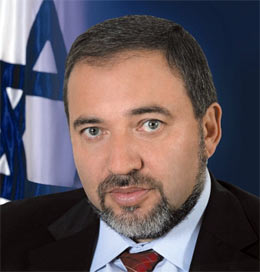 Les autorités françaises ne doivent pas recevoir Avigdor Lieberman