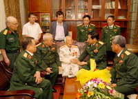 Activités en l'honneur du 55e anniversaire de la victoire de Diên Biên Phu