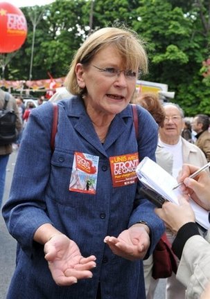 Buffet appelle les électeurs de gauche à "transgresser" les frontières comme en 2005 Buffet appelle les électeurs de gauche à "transgresser" les frontières comme en 2005