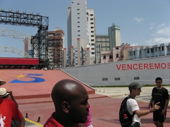 Fidel ! Fidel ! ¿ Que tiene Fidel, que el imperialismo no puede con el ? (partie 2)