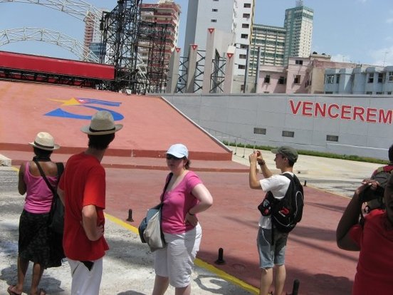 Fidel ! Fidel ! ¿ Que tiene Fidel, que el imperialismo no puede con el ? (partie 2)