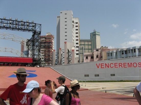 Fidel ! Fidel ! ¿ Que tiene Fidel, que el imperialismo no puede con el ? (partie 2)