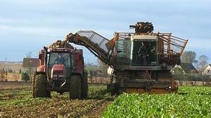 500 millions d'euros réclamés aux agriculteurs alors que ces derniers travaillent à perte