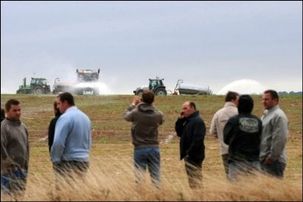 Grève du Lait: "la dégradation" de la situation - allons nous laisser crever nos agriculteurs ? Grève du Lait: "la dégradation" de la situation - allons nous laisser crever nos agriculteurs ?