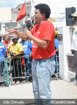 Plus de 25.000 personnes qui ont manifesté à Pointe-à-Pitre pour exiger le respect des engagements pris par L’Etat français