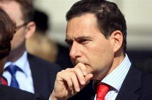 Les jeunes communistes décident de porter plainte contre le ministre de l’immigration M. Besson pour Mise en danger de la vie d’autrui Les jeunes communistes décident de porter plainte contre le ministre de l’immigration M. Besson pour Mise en danger de la vie d’autrui