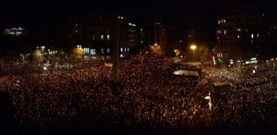 Les catalans sont massivement descendus dans les rue pour exiger la libération des 