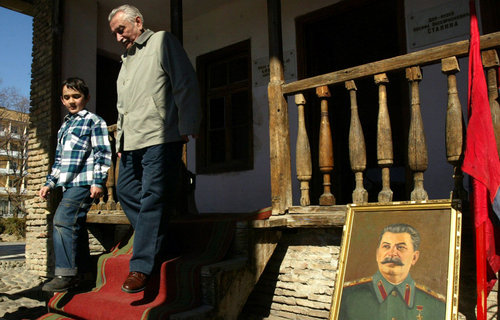 Russie: célébration du 130e anniversaire de Staline