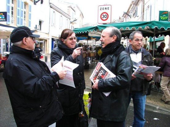 A Istres (photo Carmelo LECHIARA) sur le marché