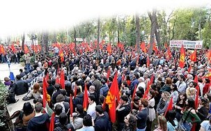 Le Parti Communiste de Grèce rend hommage à l'homme à l'œillet rouge, Nikos Belogiannis, exécuté il y a 58 ans Le Parti Communiste de Grèce rend hommage à l'homme à l'œillet rouge, Nikos Belogiannis, exécuté il y a 58 ans
