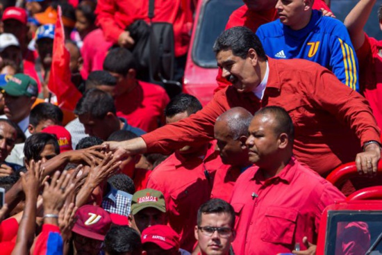 Une marée rouge accompagne Nicolas Maduro pour le dépôt de sa candidature Une marée rouge accompagne Nicolas Maduro pour le dépôt de sa candidature