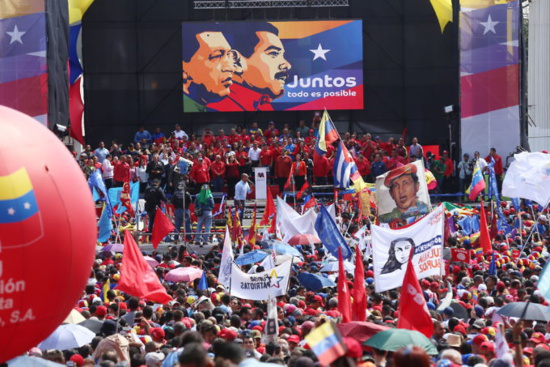 Une marée rouge accompagne Nicolas Maduro pour le dépôt de sa candidature Une marée rouge accompagne Nicolas Maduro pour le dépôt de sa candidature