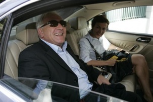 Crise mondiale : Les socialistes de l’autre côté de la barrière Crise mondiale : Les socialistes de l’autre côté de la barrière