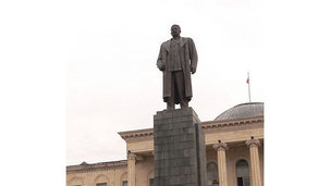 Destruction de la statut de Staline à Gori (Géorgie) : indignation du KPRF
