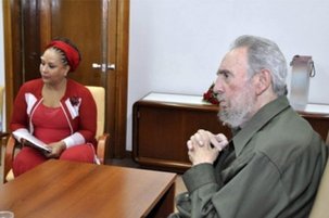 Cuba : Fidel Castro reçoit un groupe de militants colombiens pour la paix Cuba : Fidel Castro reçoit un groupe de militants colombiens pour la paix