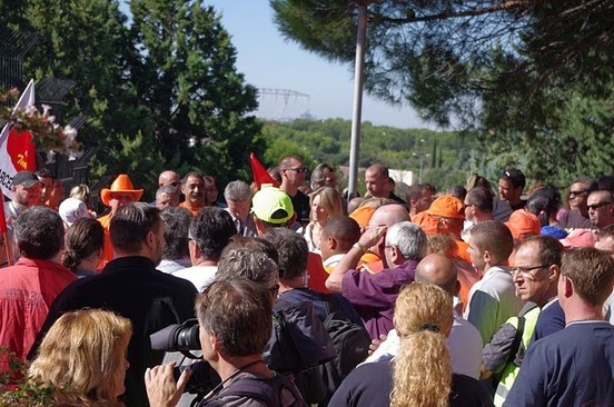 Rassemblement à Istres pour dénoncer la 