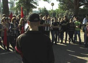 Lycéens, Etudiants, Travailleurs, tous unis pour les retraites Lycéens, Etudiants, Travailleurs, tous unis pour les retraites