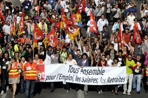 230.000 manifestants à Marseille, la mobilisation continue de plus belle, les lycéens étaient là !
