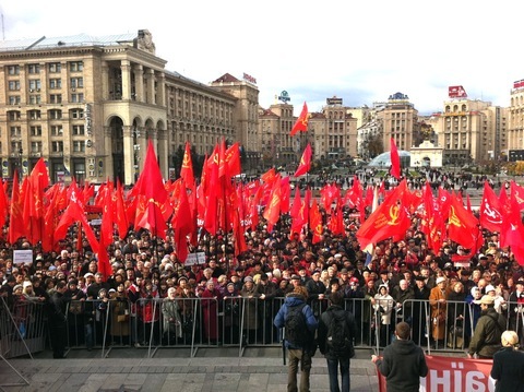 93 ans de la révolution d'Octobre 1917 : Des dizaines de milliers de manifestants en Ukraine