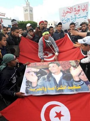 Tunisie : affrontements meurtriers entre policiers et manifestants à Tunis
