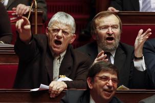 J.J. Candelier et M. Gremetz, proposent un moratoire de cinq ans sur l’attribution de tout dividende aux actionnaires