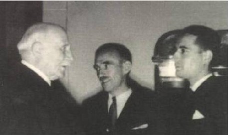 Mitterrand rencontrant Pétain en 1942