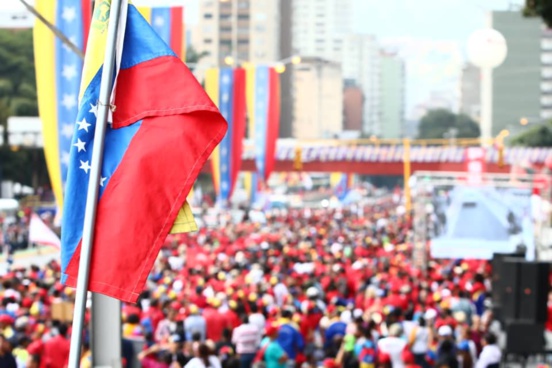 Venezuela : Une marée rouge a accompagné Nicolas Maduro pour son second mandat