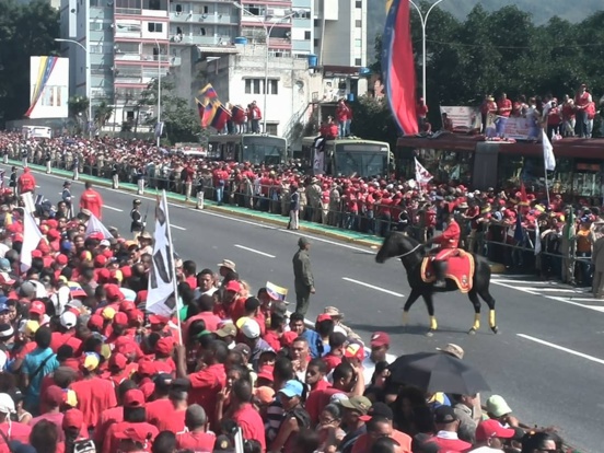 Venezuela : Une marée rouge a accompagné Nicolas Maduro pour son second mandat