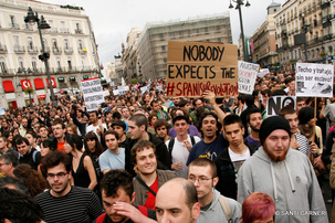 Le PCE et l'UJCE condamnent l'expulsion violente des manifestants de la Puerta Del Sol