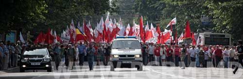 Moldavie: 40.000 manifestants à Chisinau à l'appel du Parti des Communistes