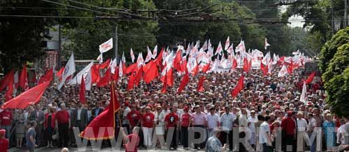 Moldavie: 40.000 manifestants à Chisinau à l'appel du Parti des Communistes