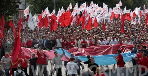 Moldavie: 40.000 manifestants à Chisinau à l'appel du Parti des Communistes