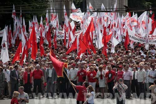 Moldavie: 40.000 manifestants à Chisinau à l'appel du Parti des Communistes