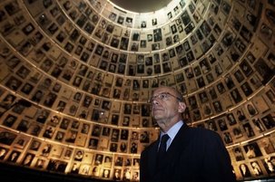 Alain Juppé rencontre les parents du détenu franco-palestinien Salah Hamouri Alain Juppé rencontre les parents du détenu franco-palestinien Salah Hamouri
