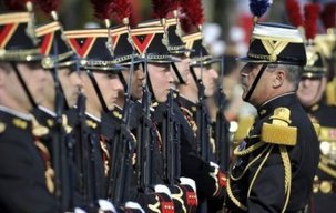 Défilé: le PCF déplore la "polémique" alors que 6 soldats sont morts en Afghanistan