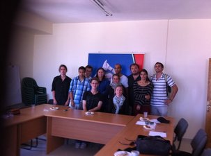 Les jeunes communistes apportent leur soutien a Marwann Barghouti Les jeunes communistes apportent leur soutien a Marwann Barghouti